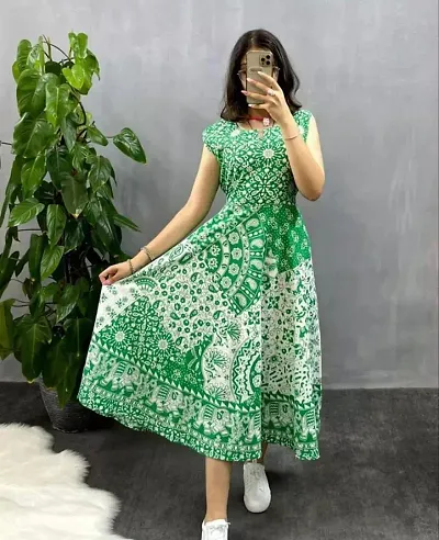 Stylish Sleeveless Dress For Women