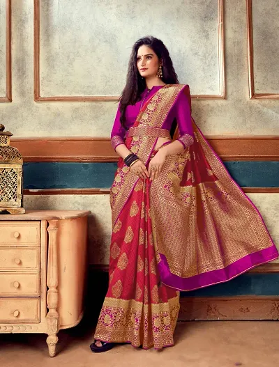 Elegant Banarasi Weaving Soft Silk Saree With BELT And Blouse Piece