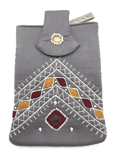 SriShopify Traditional Saree Wallets for Women Handmade Saree Hook Mobile Purse Wedding Gifts (Original Beads and Thread, Rama Green Saree Pin)