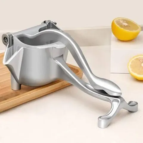 Evatta Manual Fruit Juicer Portable Fruit Press Lemon Orange Squeezer Fruit Hand Squeezer Fruit Juicer Citrus Extractor Tool (Silver)