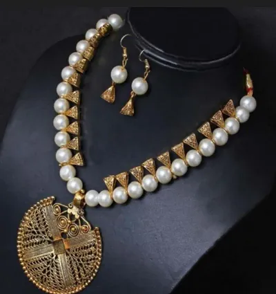 Stylish Metal Jewellery Set For Women