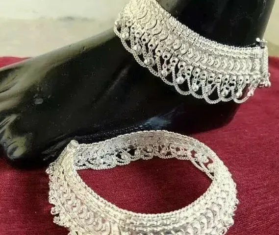 Stylish Anklets And Toe Rings 