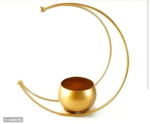 Buy Brass gallery Moon Shape Vase Gold Metal Moon Shape Flower Pot (Moon  Shape Leaf Vases) Online at Low Prices in India 