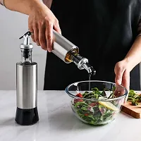 Innovative Oil Bottles with Unique Features for Better Cooking Control-thumb2