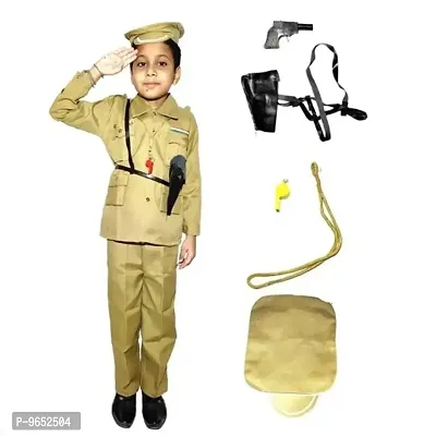 Why is the shirt colour darker? I am from Andhra and have never seen any  policeman wearing like this here. : r/india