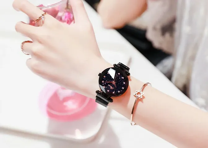 Stylish Magnetic Strap Watches for Women