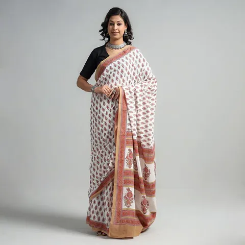 Alluring Crepe Saree with Blouse piece 