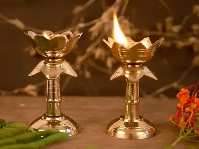 Brass Original Traditional Kamal Diya with Stand Oil Diwali Puja Lamp, Kuthuvilakku Golden Lamp / Brass oil lamp (Size:4 inche) (Pack of 2)