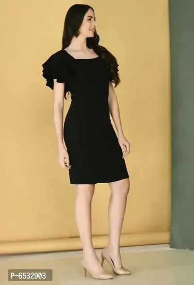 Stylish Woman Model Character In Little Black Dress Set Of Cocktail Dresses  On A Mannequins Stock Illustration - Download Image Now - iStock