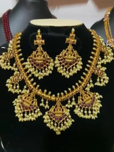 Traditional Alloy Pearl Work Jewellery Sets For Women
