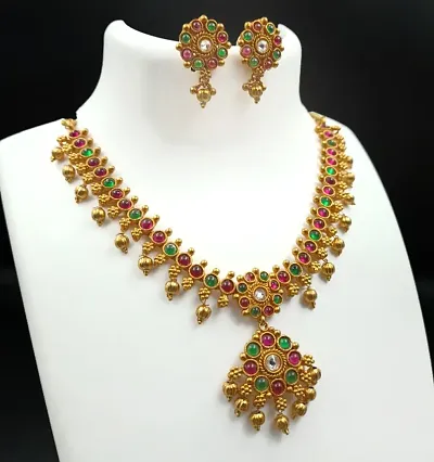 Diva Elegant Kempu Necklace Set