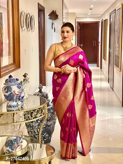 Sttylish Women Silk Blend Saree with Blouse Piece