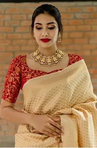 Sttylish Women Silk Blend Saree with Blouse Piece-thumb1