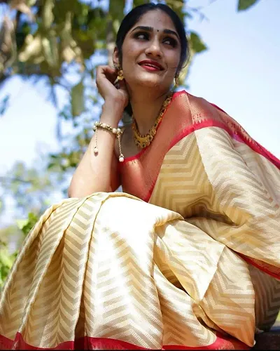 Attractive Silk Blend Saree with Blouse piece