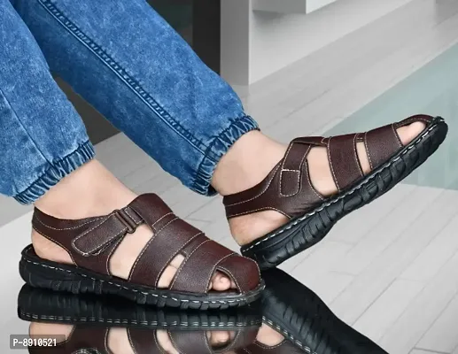 Classic Leather Sandals On A Bar Black Sallen