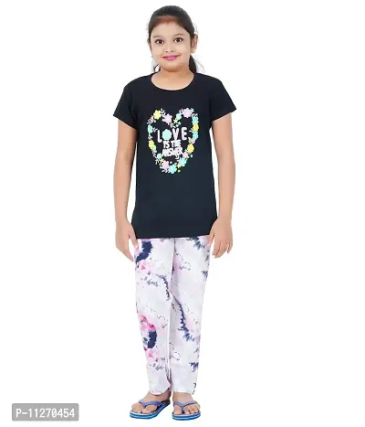 DELEDA Girls Night Suit, top with Front Print and Long Pyjama Pant in Allover Print (5-6 Years, Black)