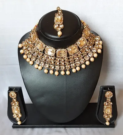 Latest Attractive Alloy Jewellery Set with Maang Tikka