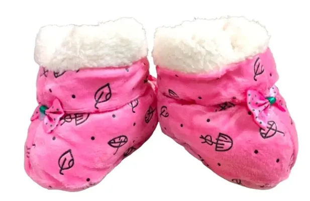 Booties Baby  that are pure comfort and umbrella   printed are soft and comfortable (0 to 12 m