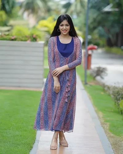 Must Have Georgette Ethnic Gowns 
