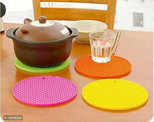 Round Silicone Hot Pot Holder Mat Heat Resistant Disc Pads Kitchen Insulation Anti-Slip Coasters Dining Table Mat (Pack of 4, Multicolor)-thumb2