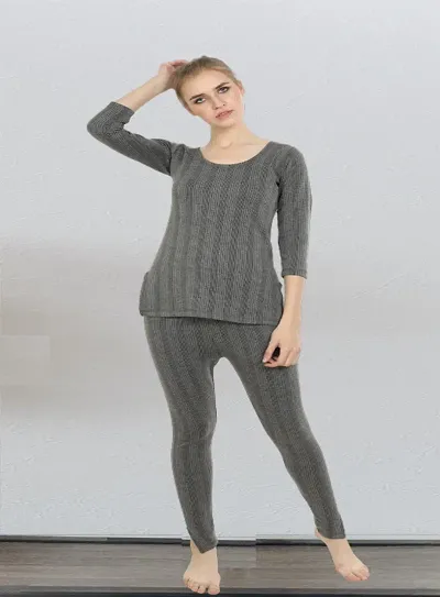 Stylish Solid Thermal Set For Women