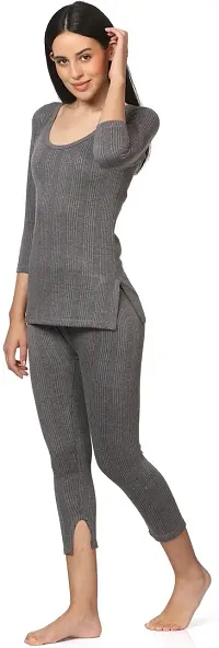 Stylish Grey Cotton Solid Thermal Set For Women-thumb2