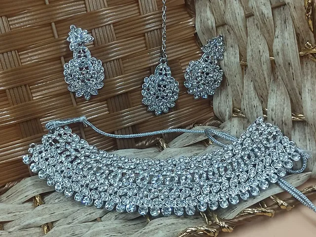 Must Have Jewellery Set 