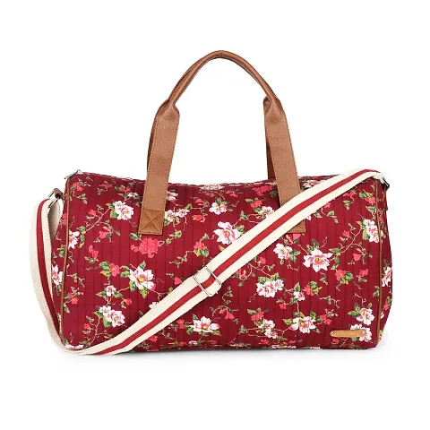 Floral printed quilted weekender bag  in 100% cotton sustainable fabric