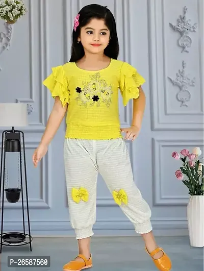 Fabulous Yellow Cotton Blend Printed Clothing Set For Girls-thumb0
