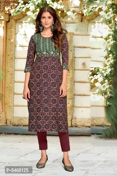 Brown Crepe Geometric Print Kurtas For Women-thumb0