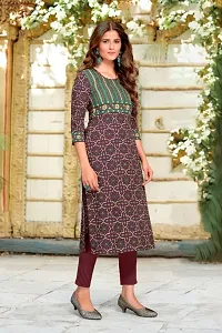 Brown Crepe Geometric Print Kurtas For Women-thumb1