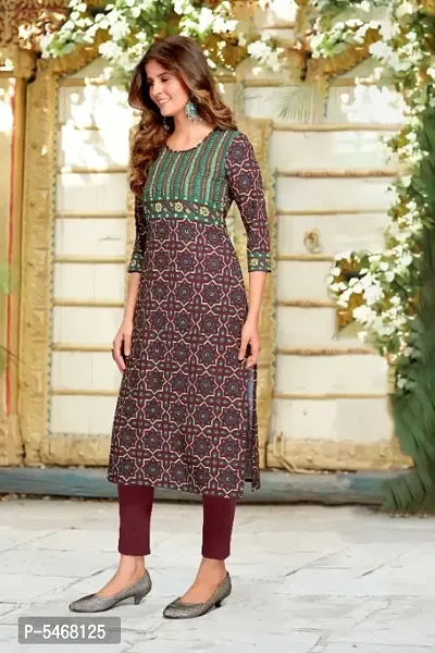 Brown Crepe Geometric Print Kurtas For Women-thumb3