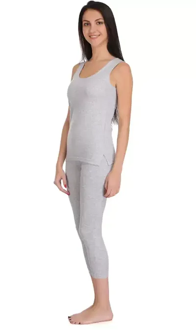 Stylish Wool Solid Thermal Set For Women