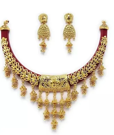 Stylish Golden Alloy No Stone Jewellery Set For Women