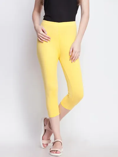 Stylish Blend Solid Mid-Rise Capris For Women