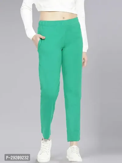Stylish Green Cotton Blend Solid Mid-Rise Capris For Women