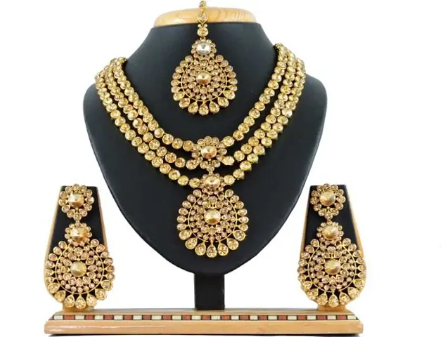 Combo Of 1 Necklace, 2 Earring & 1 Maang Tikka