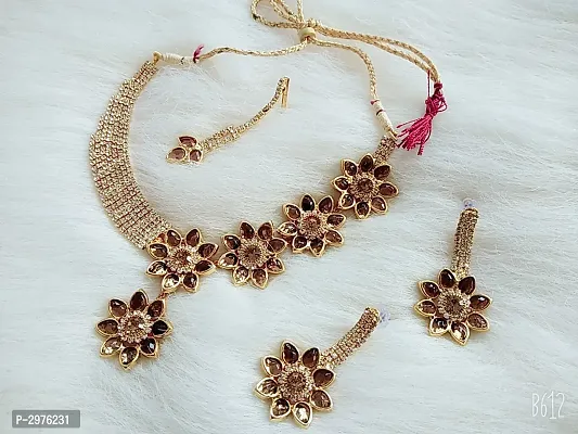 Golden Alloy Jewellery Set with Maang Tikka