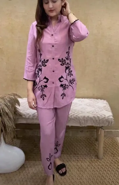 Stylish Rayon Kurta With Pant Set For Women