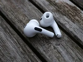 Air pods Pro (2nd Gen) with Active Noise Cancellation-thumb3