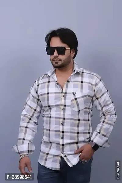 Reliable White Cotton Checked Casual Shirt For Men