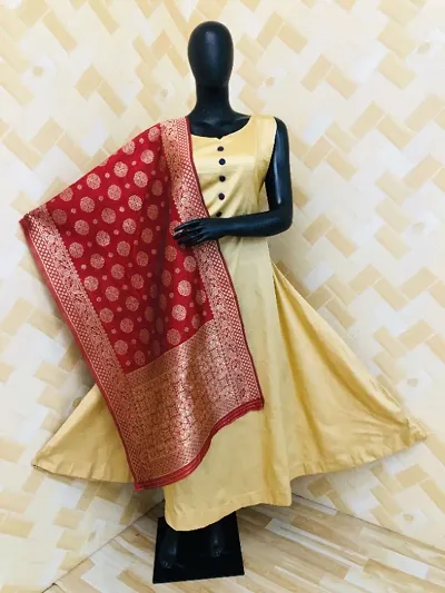 Women Bamboo Solid Gown with Dupatta