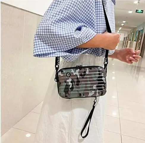 Heavy Quality Fashionable Hand-held Bags With Sling Strap