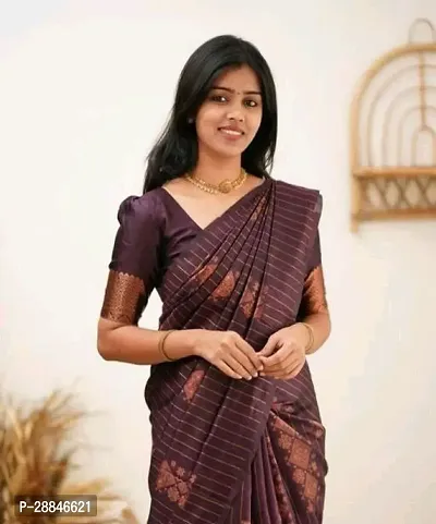 Stylish Purple Silk Blend Saree With Blouse Piece For Women-thumb2