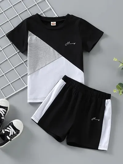 Trendy Blend Colourblocked T-Shirts with Shorts For Boys