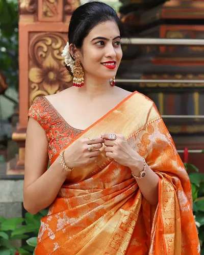 Stylish Silk Blend Saree With Blouse Piece For Women