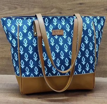 ZIPPERED PARTITON SHOPPER