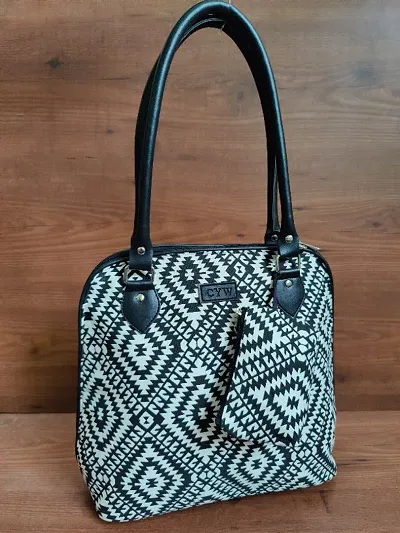 SHOULDER BAG WITH PARTITION