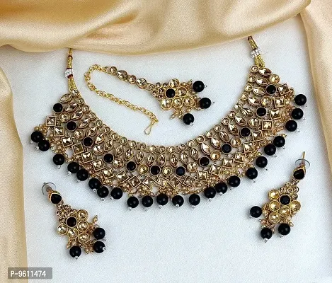 Women Stylish Alloy Necklace with Earrings Set