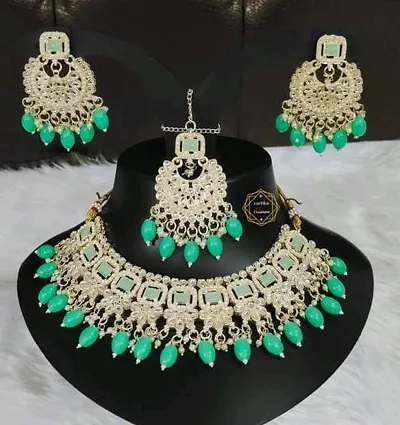 Must Have Jewellery Set 